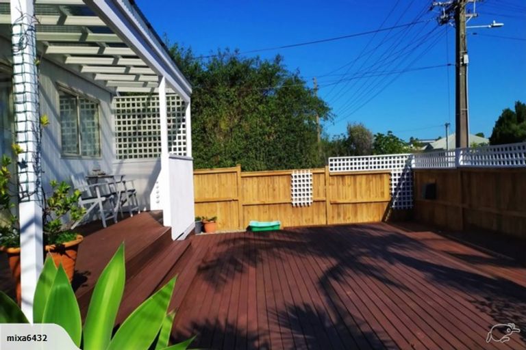 Photo of property in 34a Shakespear Road, Army Bay, Whangaparaoa, 0930