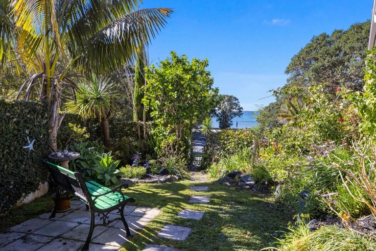 Photo of property in 1 Moana Terrace, Snells Beach, 0920