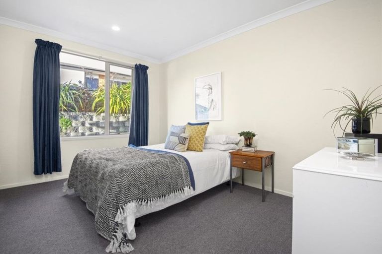 Photo of property in 55 Mt Lebanon Crescent, The Gardens, Auckland, 2105