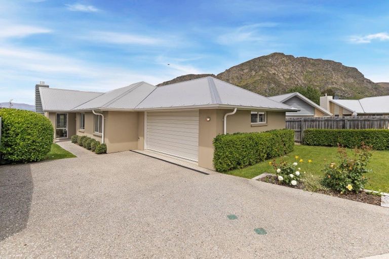 Photo of property in 9 Sew Hoy Lane, Arthurs Point, Queenstown, 9371