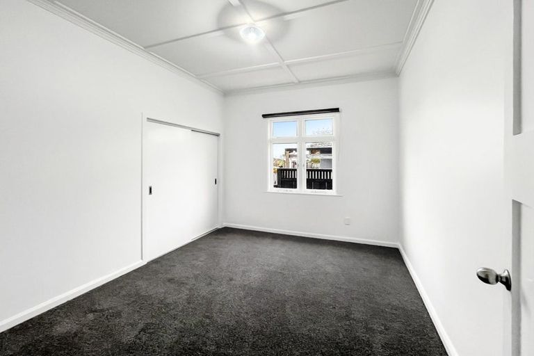 Photo of property in 27 Glasgow Street, Takaro, Palmerston North, 4412