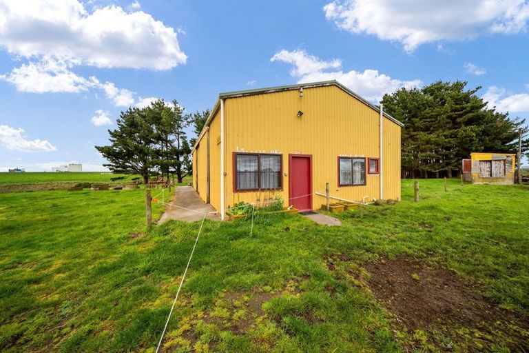 Photo of property in 69 Iredale Road, Hawera, 4610