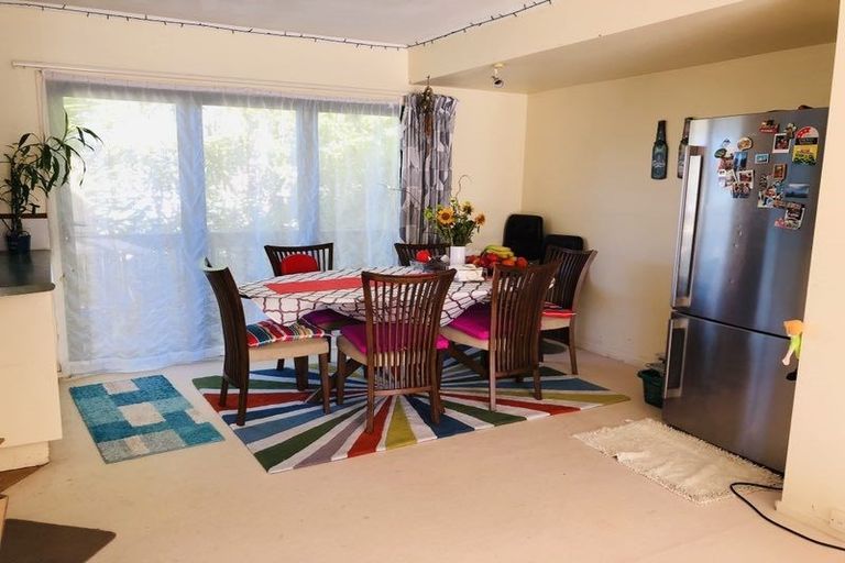 Photo of property in 302 Wairau Road, Glenfield, Auckland, 0629