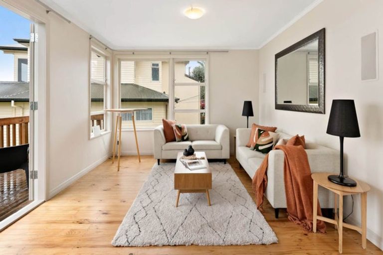 Photo of property in 123 Browns Bay Road, Browns Bay, Auckland, 0630