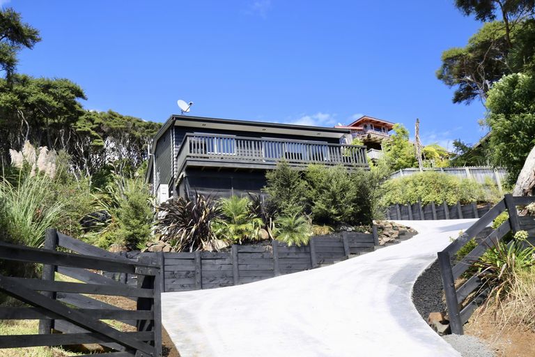 Photo of property in 33 Whaanga Road, Raglan, 3297