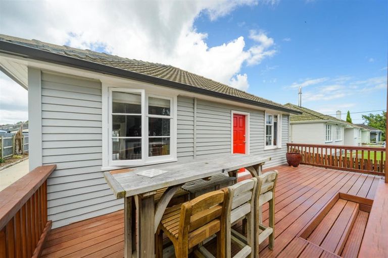 Photo of property in 9 Bull Street, Bulls, 4818