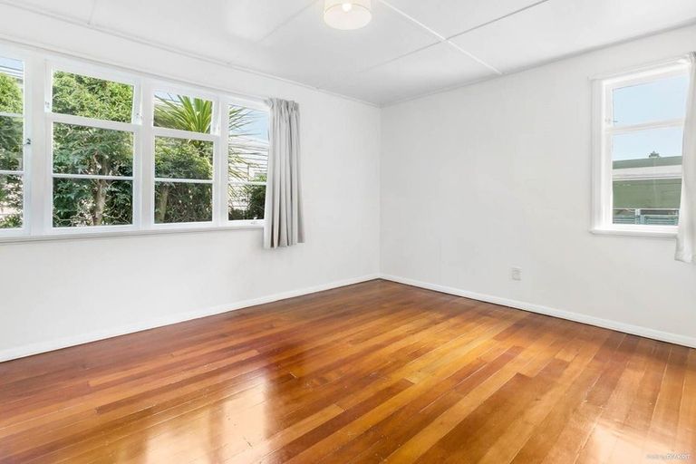 Photo of property in 9 Lambeth Road, Mount Eden, Auckland, 1041