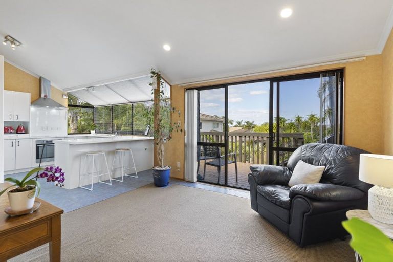 Photo of property in 54 Marina View Drive, West Harbour, Auckland, 0618