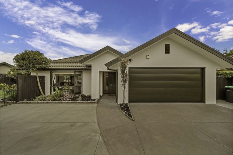Photo of property in 11 Baltic Place, Northwood, Christchurch, 8051