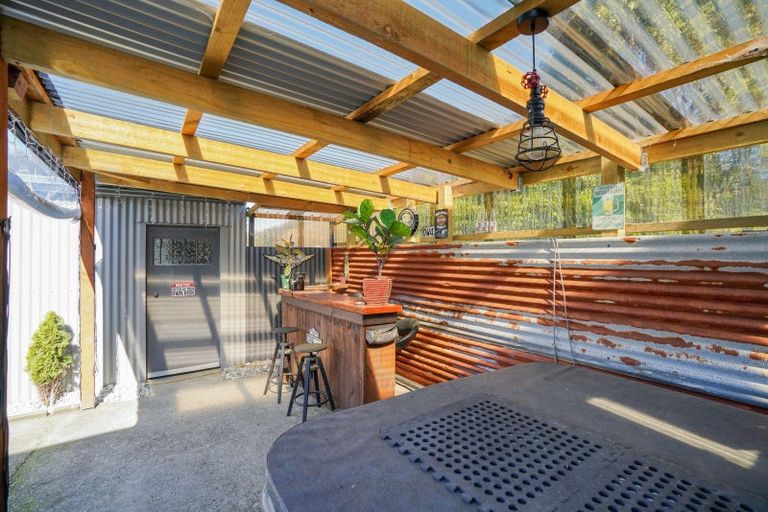 Photo of property in 6 Oteramika Road, Rockdale, Invercargill, 9812