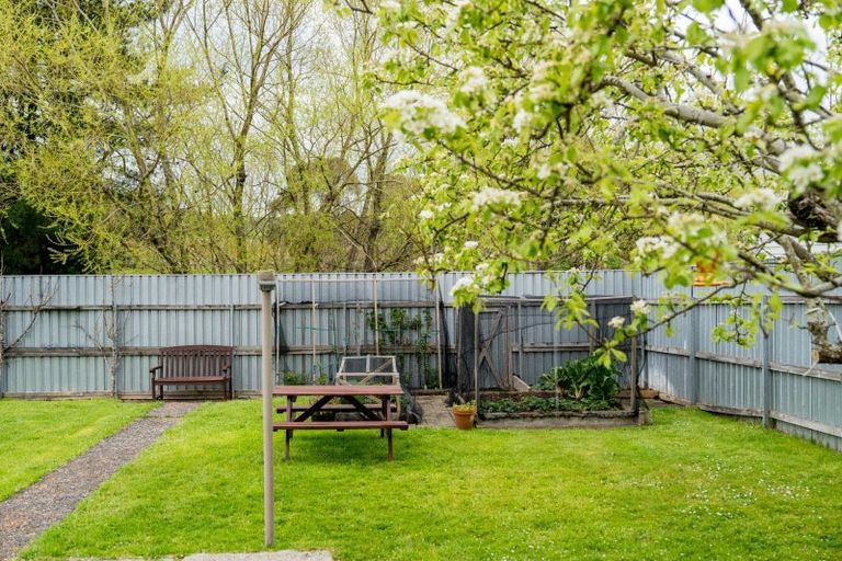 Photo of property in 20 Waldron Crescent, Green Island, Dunedin, 9018