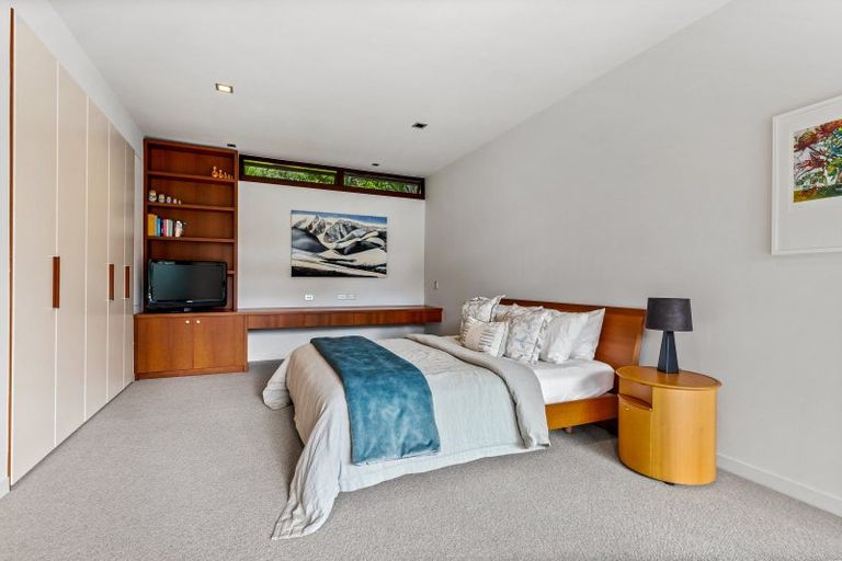 Photo of property in 20 Oscar Road, Greenhithe, Auckland, 0632