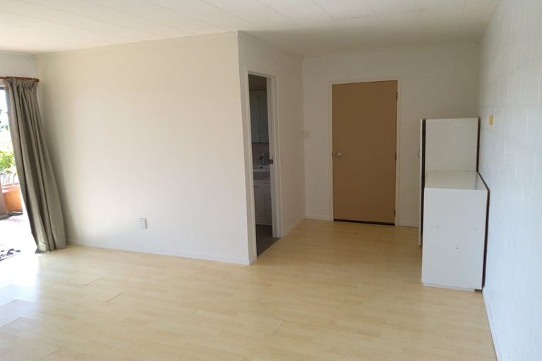 Photo of property in 13 Robin Lane, Browns Bay, Auckland, 0630