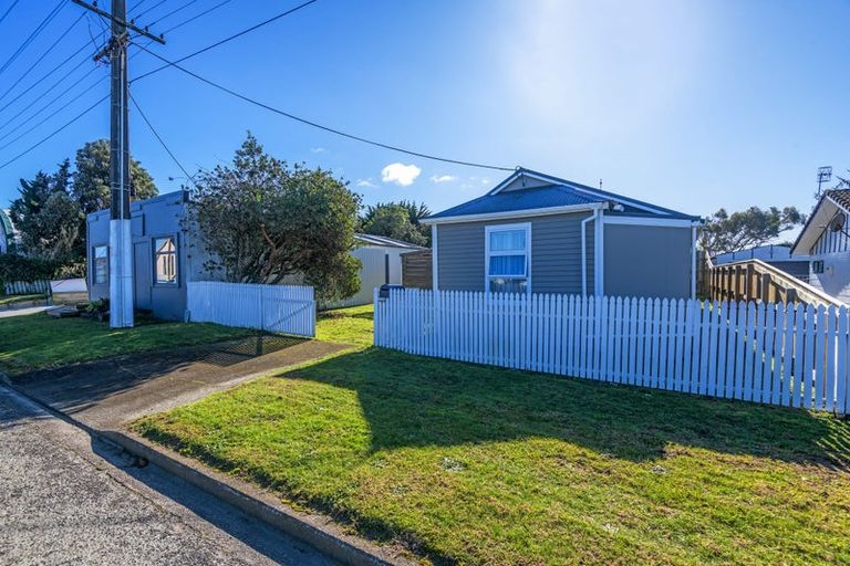Photo of property in 153 Seabury Avenue, Foxton Beach, Foxton, 4815