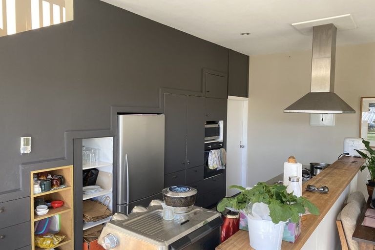 Photo of property in 98 Wadestown Road, Wadestown, Wellington, 6012