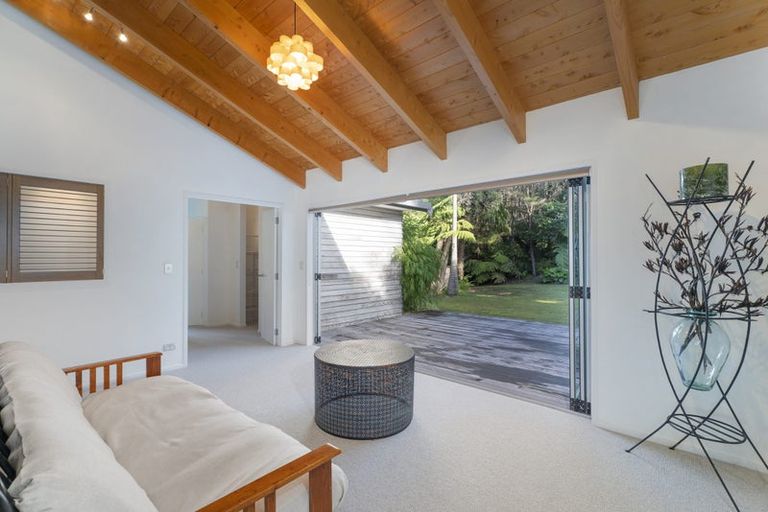 Photo of property in 56 Rewa Rewa Valley, Tairua, 3508