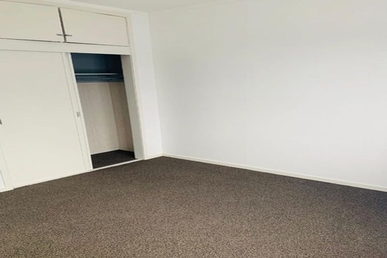 Photo of property in 1/70 Bentley Avenue, Glenfield, Auckland, 0629