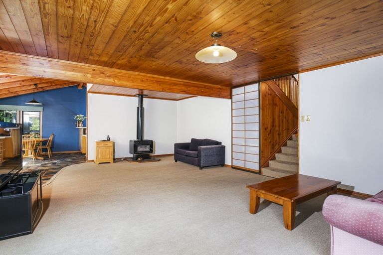 Photo of property in 39 Turanga Road, Henderson Valley, Auckland, 0612