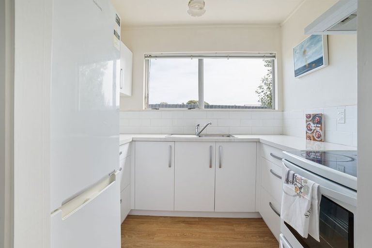 Photo of property in 2/41 Bowhill Road, New Brighton, Christchurch, 8083