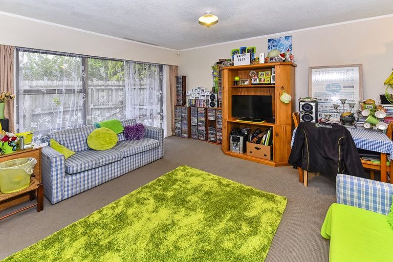 Photo of property in 2/59 Marne Road, Papakura, 2110
