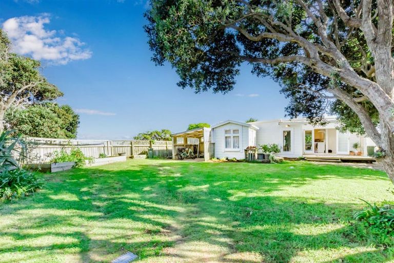 Photo of property in 37 Aperahama Street, Paekakariki, 5034