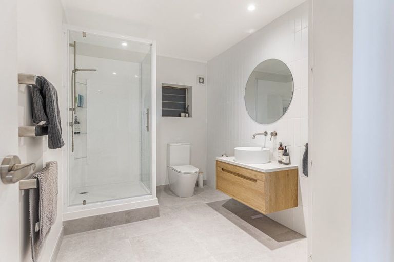 Photo of property in 20 Surville Place, Mairangi Bay, Auckland, 0630