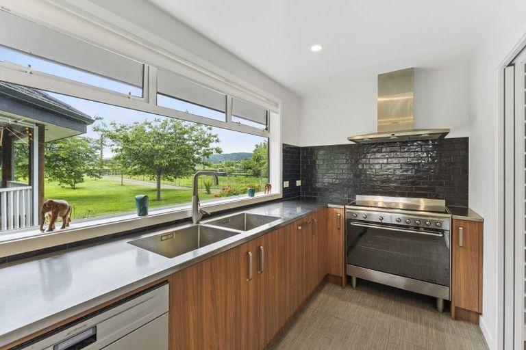 Photo of property in 140 School Road, Te Horo, Otaki, 5582