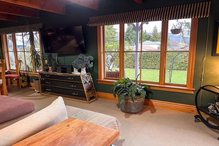 Photo of property in 54 Hedditch Street, Wanaka, 9305