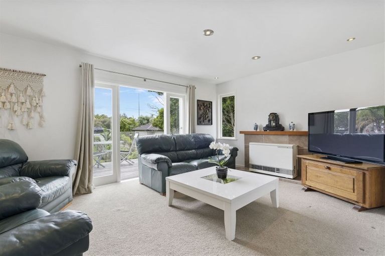 Photo of property in 4 Greville Road, Pinehill, Auckland, 0632