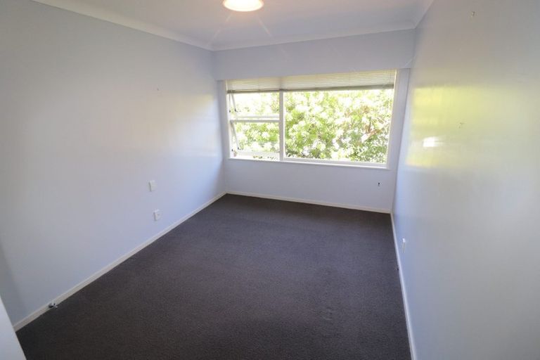 Photo of property in 1 Red Bluff Rise, Campbells Bay, Auckland, 0630