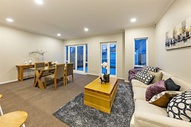 Photo of property in 8 Warbler Crescent, Papakura, 2110