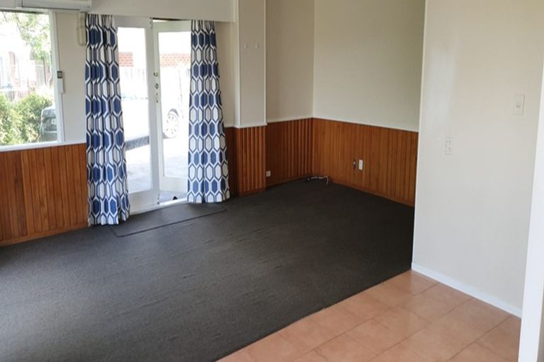 Photo of property in 2/223 Eskdale Road, Birkenhead, Auckland, 0626