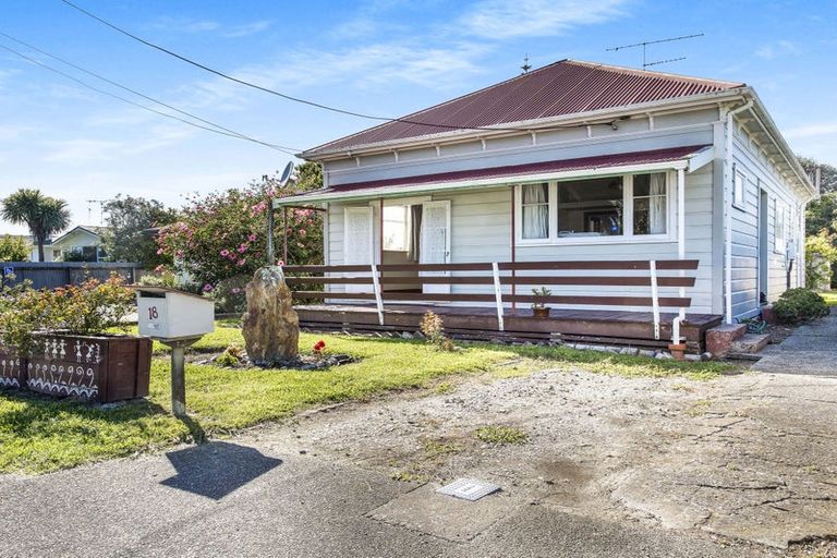 Photo of property in 18 Dunstan Street, Otaki, 5512