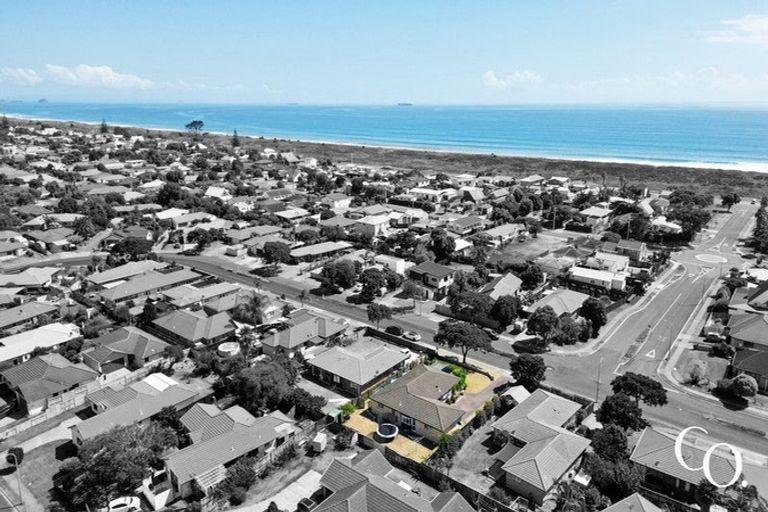 Photo of property in 15 Dalton Drive, Papamoa Beach, Papamoa, 3118