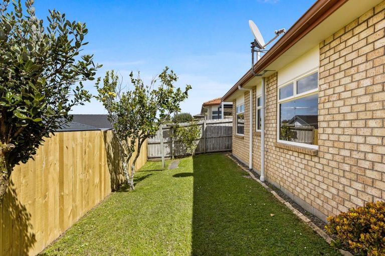 Photo of property in 3 Chesterfield Way, Orewa, 0931