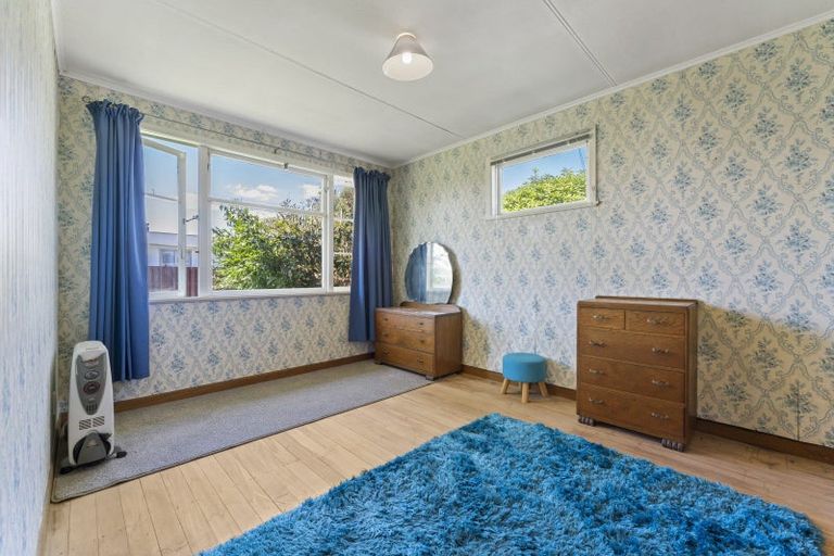 Photo of property in 12 Chester Crescent, West End, Palmerston North, 4410