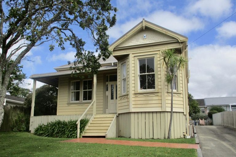 Photo of property in 13 Kawerau Avenue, Devonport, Auckland, 0624