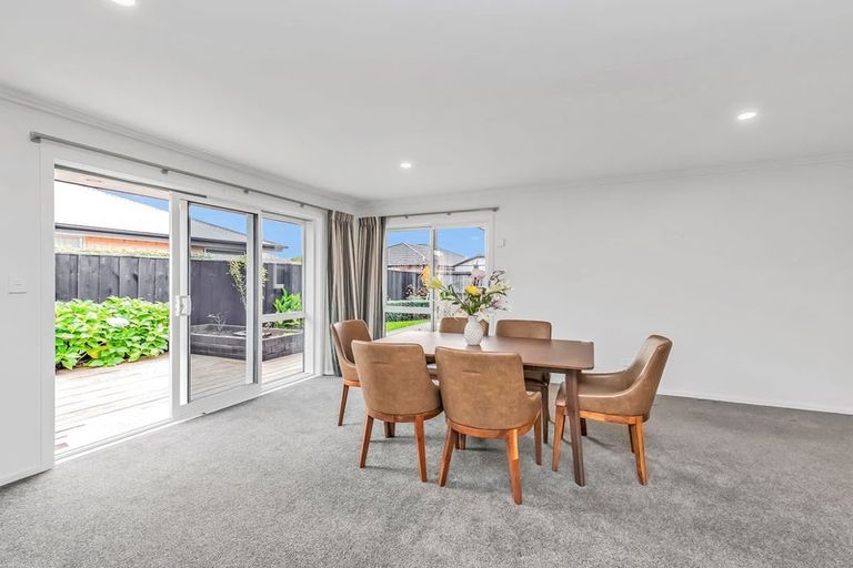 Photo of property in 2 Highworth Crescent, Rolleston, 7615