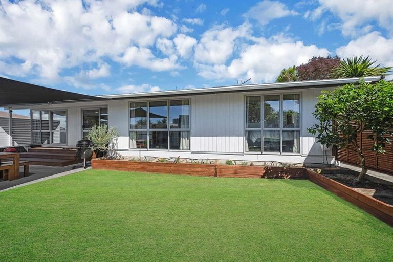 Photo of property in 98 Torkar Road, Clarks Beach, 2122