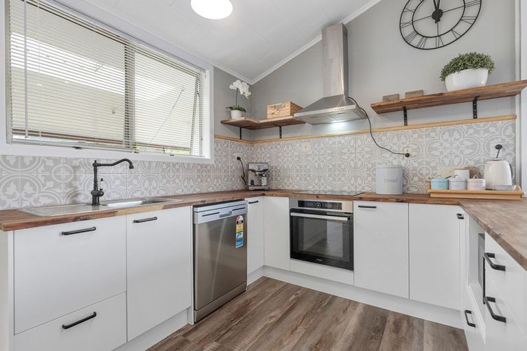 Photo of property in 28 Stirling Street, Te Aroha, 3320