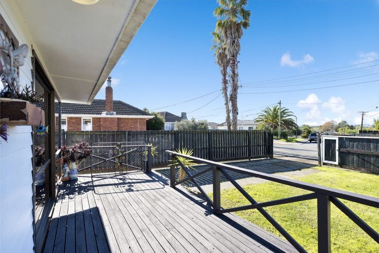 Photo of property in 23 Bedford Street, Te Atatu South, Auckland, 0610
