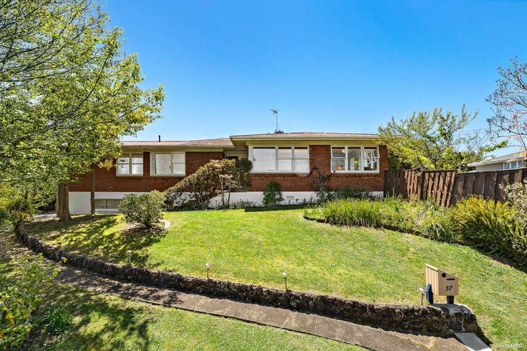 Photo of property in 37 Tampin Road, Hillpark, Auckland, 2102
