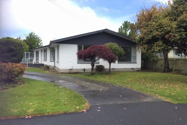 Photo of property in 72 Withells Road, Avonhead, Christchurch, 8042