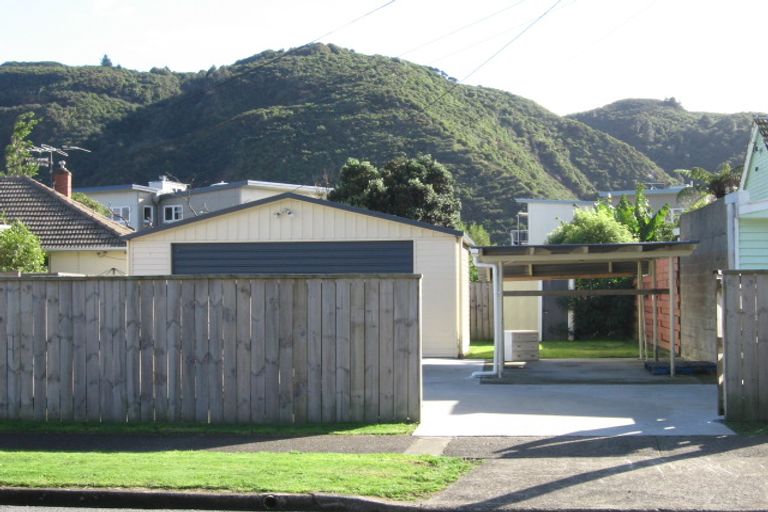 Photo of property in 1 Peck Street, Taita, Lower Hutt, 5011