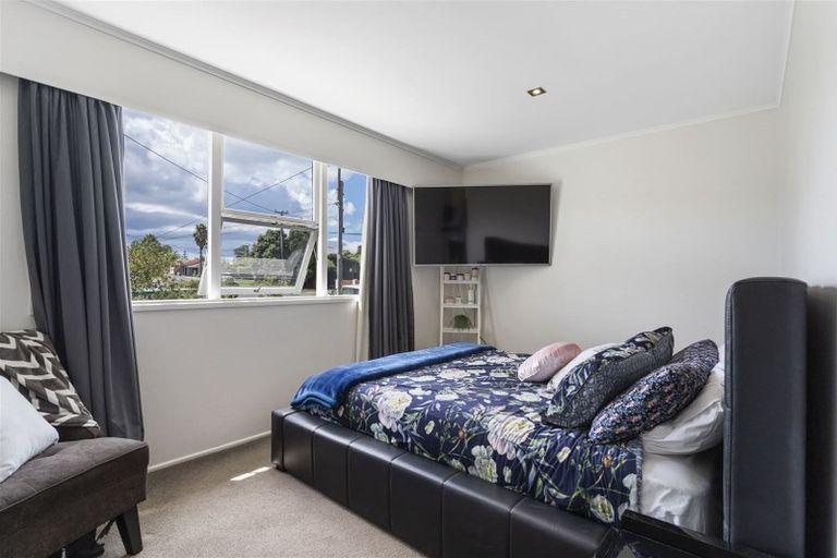 Photo of property in 1/3 Salem Place, Torbay, Auckland, 0630