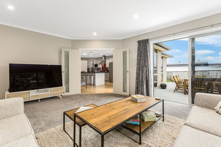 Photo of property in 4 Peel Lane, Aotea, Porirua, 5024