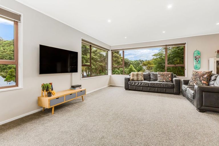 Photo of property in 9 Ayton Drive, Whitby, Porirua, 5024