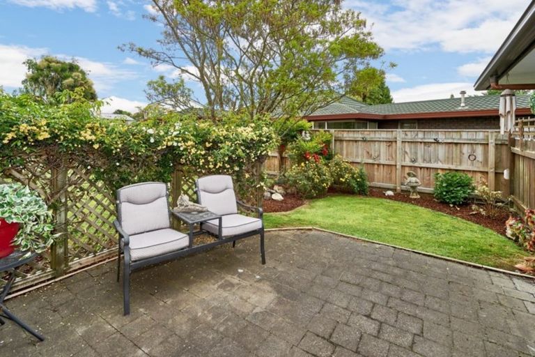 Photo of property in 22 Hind Place, Hokowhitu, Palmerston North, 4410