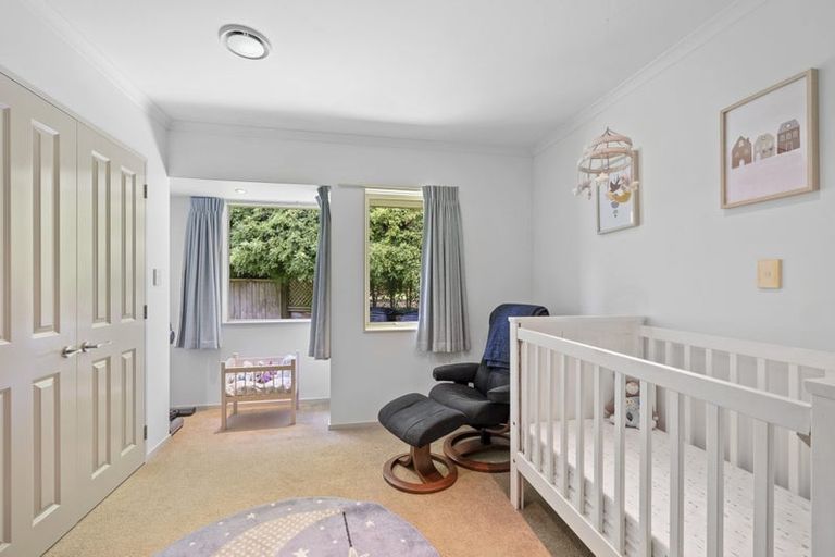 Photo of property in 1 Orlando Close, Frankleigh Park, New Plymouth, 4310