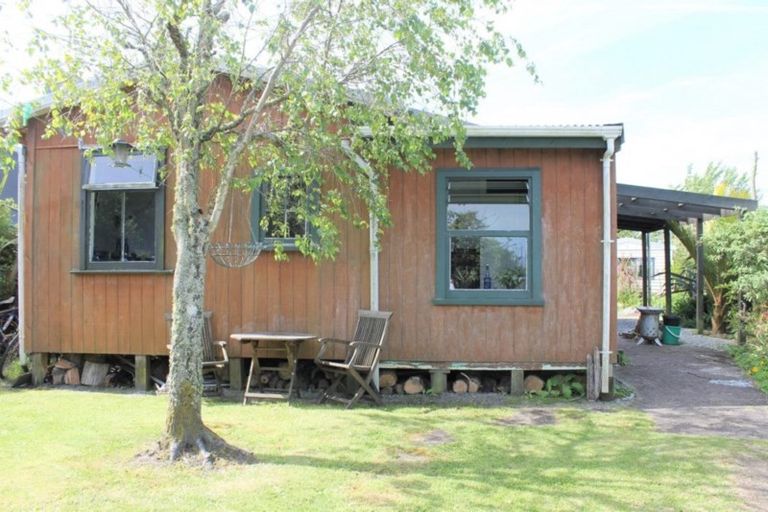 Photo of property in 12 Coates Street, Westport, 7825